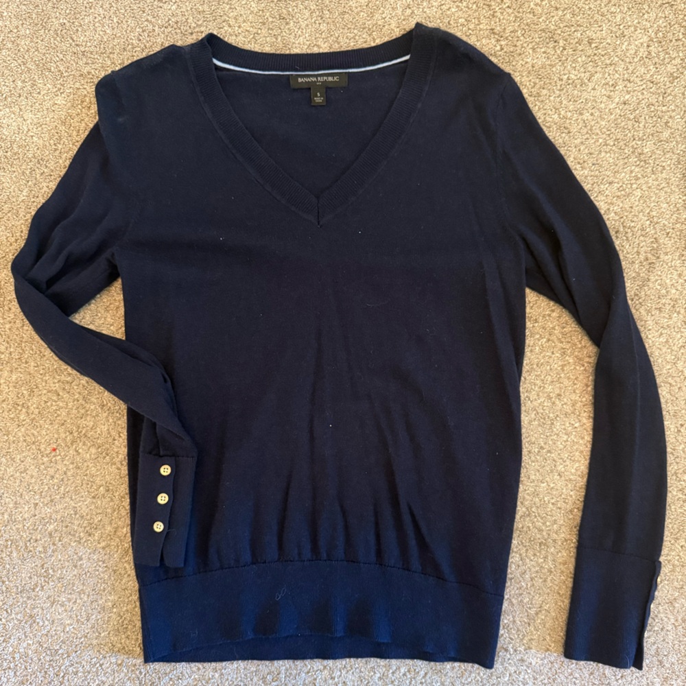 Banana Republic Women's Dark Blue V-Neck Sweater